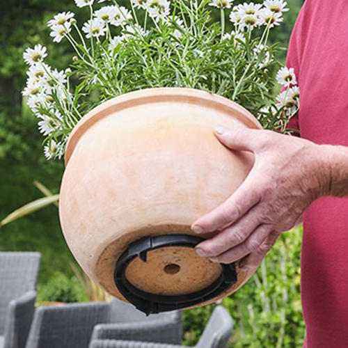 Pots are easier to lift to reposition